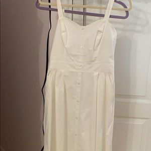 White dress pockets on the sides